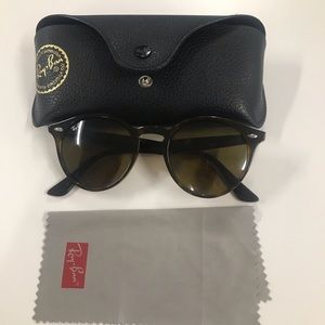 Round Women’s Ray Bans